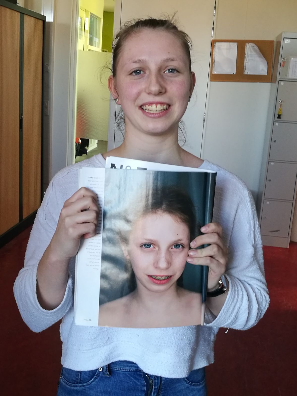 Decoratieve foto van Joëlla met haar foto in de linda