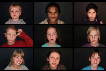 Thumbnail van de FAS-Film over wat FAS betekent voor de kinderen die het hebben en hun naasten